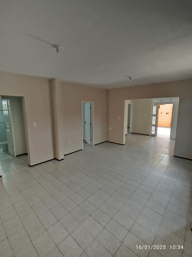 Casa para alugar com 4 quartos, 192m² - Foto 15