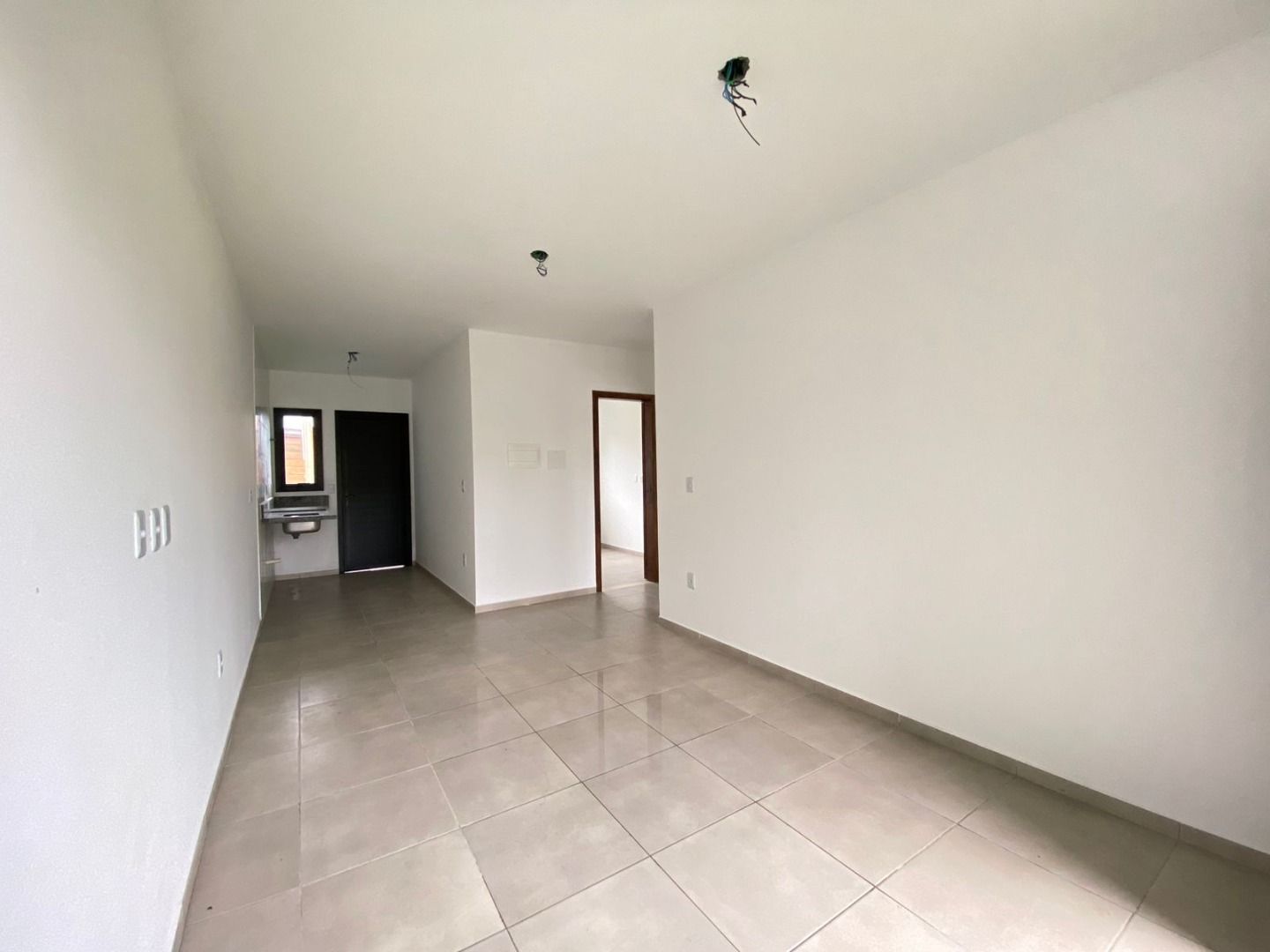 Casa à venda com 2 quartos, 50m² - Foto 4