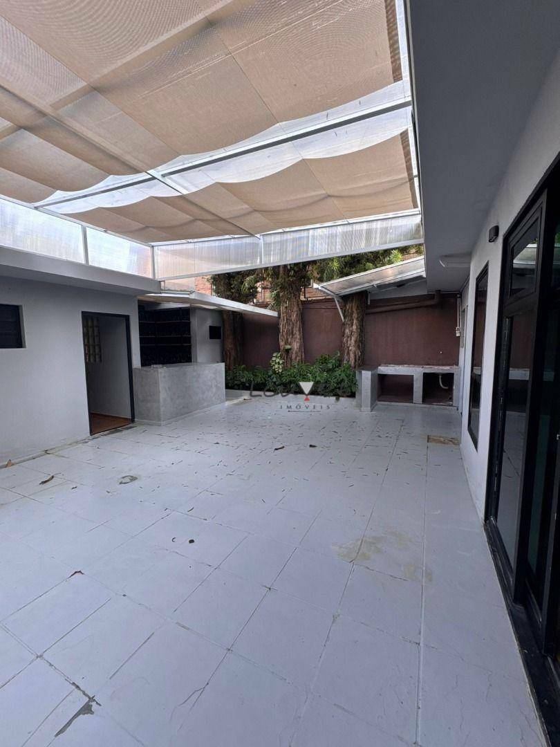 Casa à venda e aluguel com 6 quartos, 350m² - Foto 9