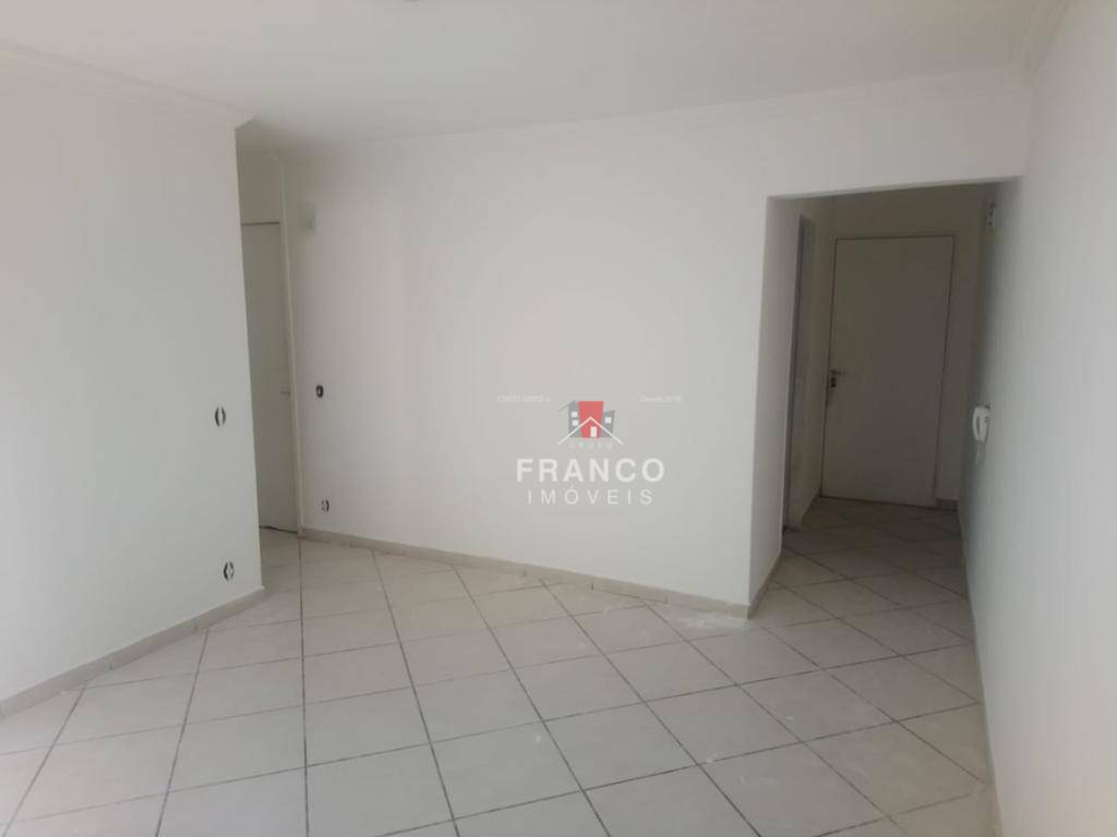 Apartamento à venda com 2 quartos, 62m² - Foto 2