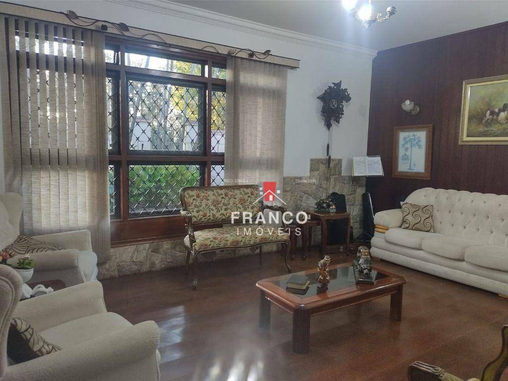 Casa à venda com 3 quartos, 229m² - Foto 6