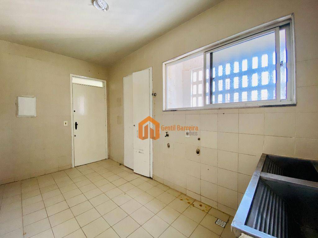 Apartamento à venda com 3 quartos, 164m² - Foto 7