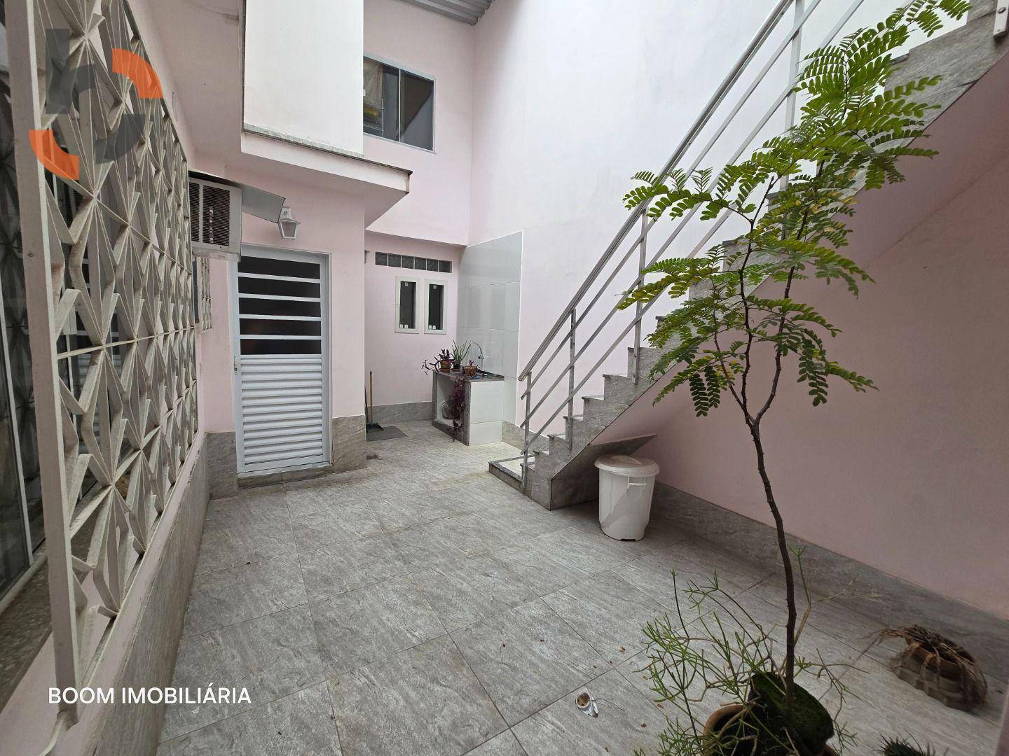 Casa à venda com 2 quartos, 200m² - Foto 7