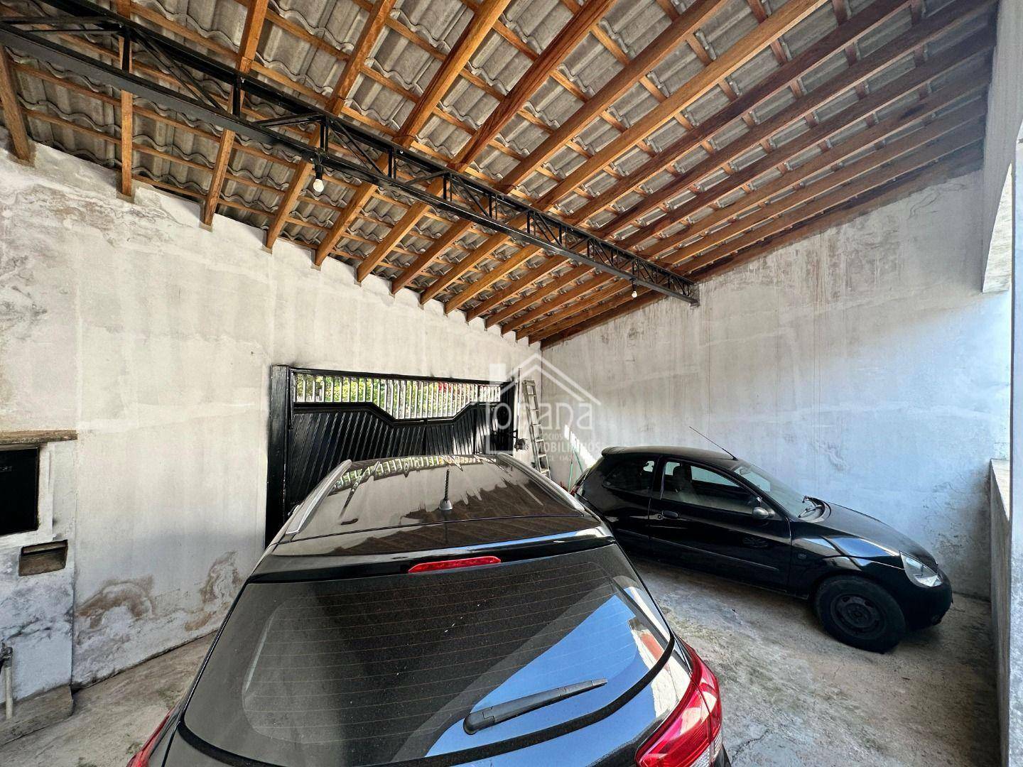 Casa à venda com 4 quartos, 246m² - Foto 4