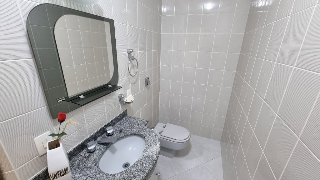 Apartamento à venda com 4 quartos, 200m² - Foto 12