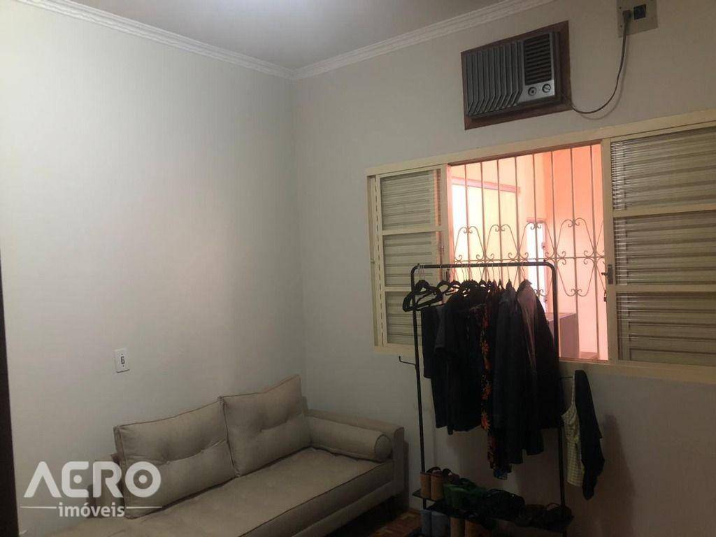 Casa à venda com 3 quartos, 251m² - Foto 15