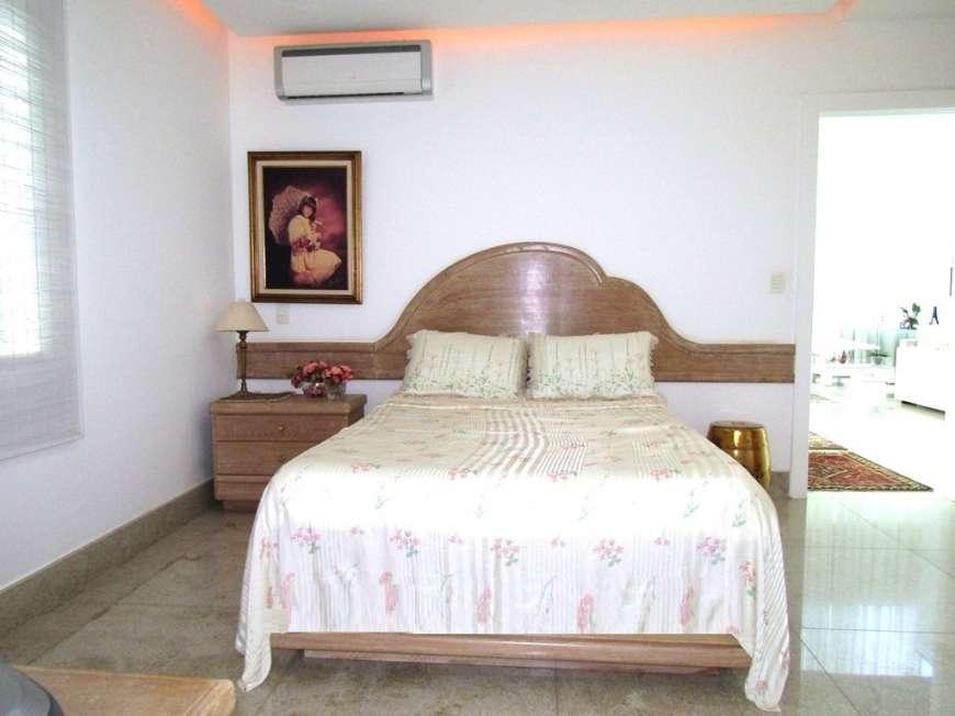 Casa de Condomínio à venda com 3 quartos, 400m² - Foto 27