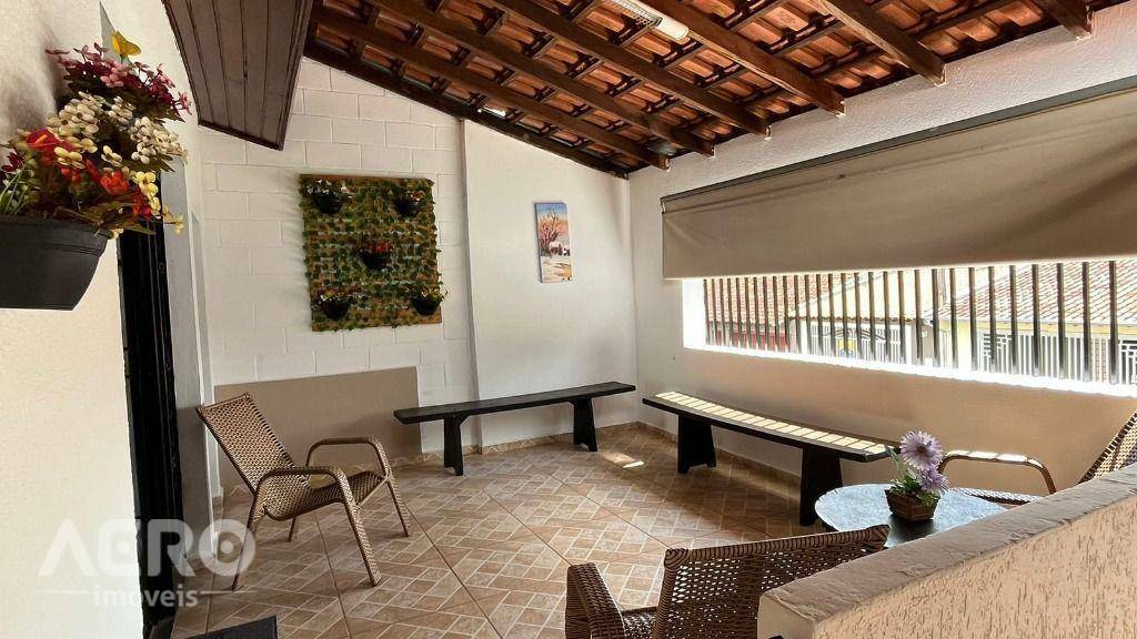 Casa à venda com 4 quartos, 167m² - Foto 5