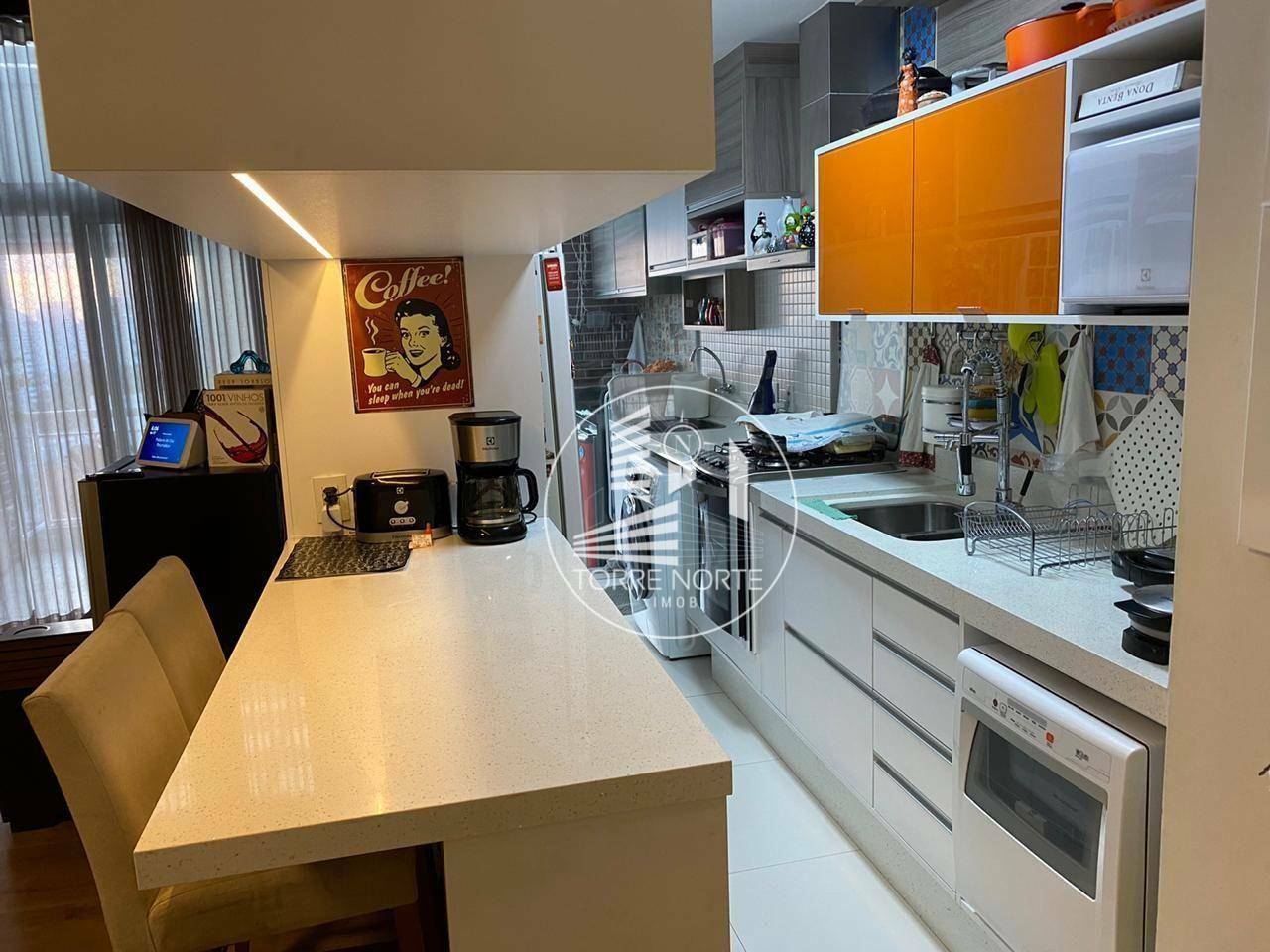 Apartamento à venda com 2 quartos, 104m² - Foto 4