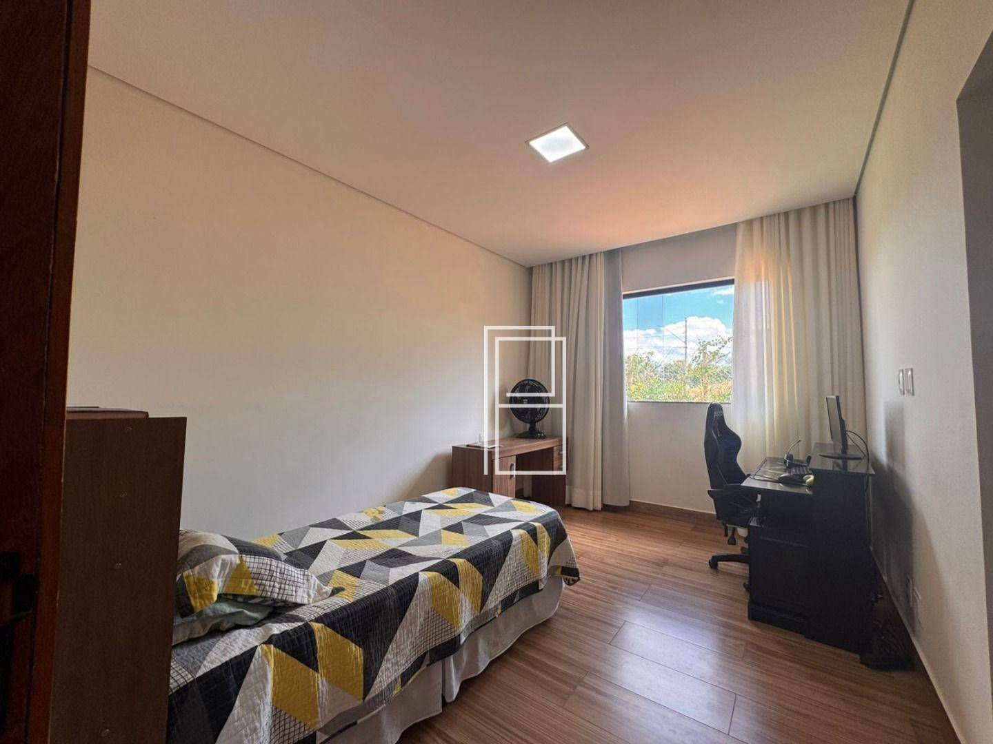 Casa à venda com 4 quartos, 265m² - Foto 19