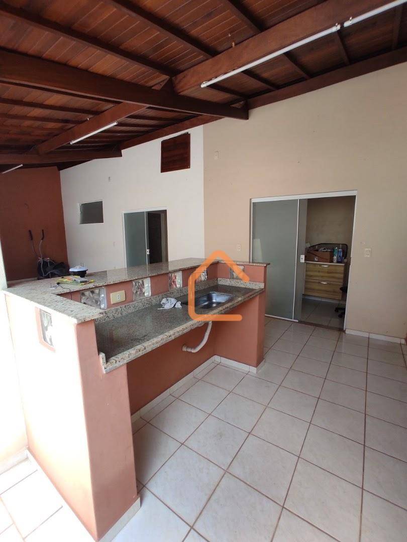 Casa à venda com 3 quartos, 245m² - Foto 13