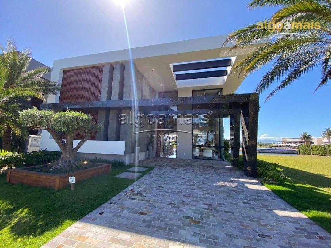 Casa de Condomínio à venda com 5 quartos, 426m² - Foto 3