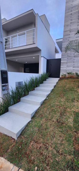 Casa de Condomínio à venda com 3 quartos, 300m² - Foto 4