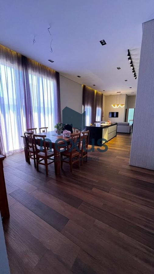 Casa à venda com 3 quartos, 450m² - Foto 2