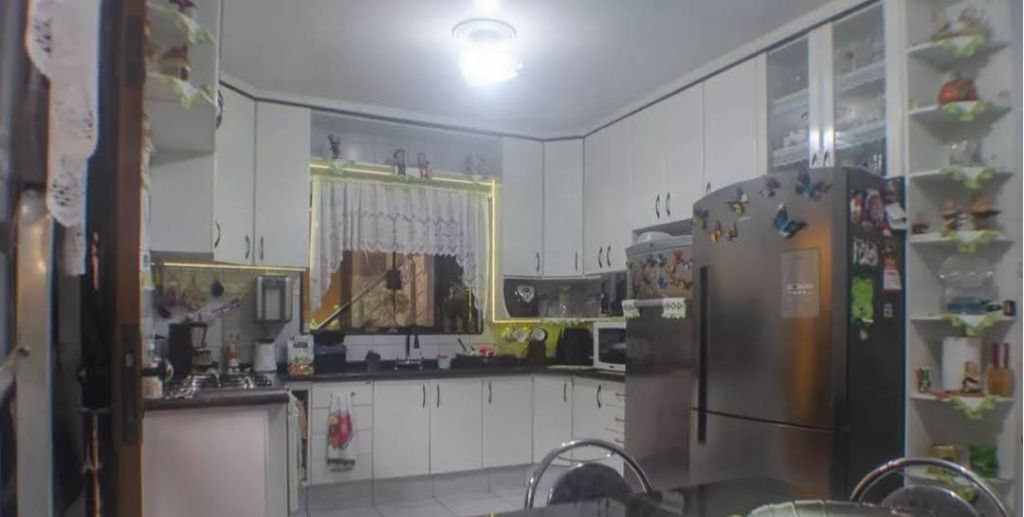 Sobrado à venda com 3 quartos, 138m² - Foto 3