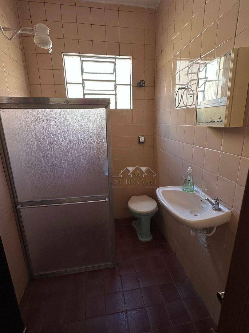 Casa para alugar com 2 quartos, 113m² - Foto 13