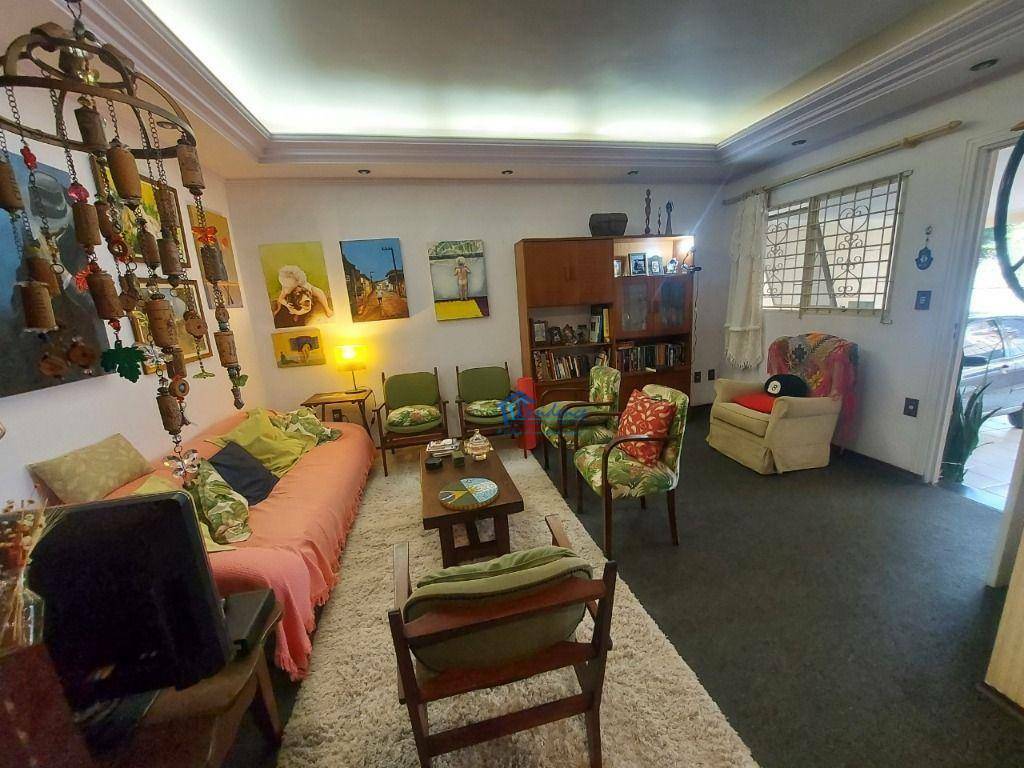 Casa à venda com 5 quartos, 201m² - Foto 3