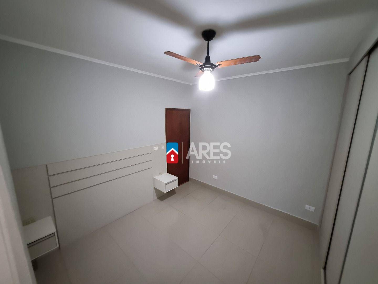 Casa à venda com 2 quartos, 100m² - Foto 17