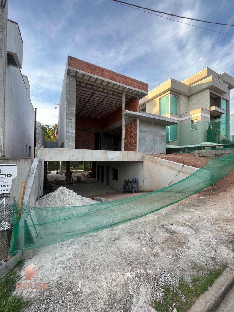 Casa de Condomínio à venda com 3 quartos, 330m² - Foto 1