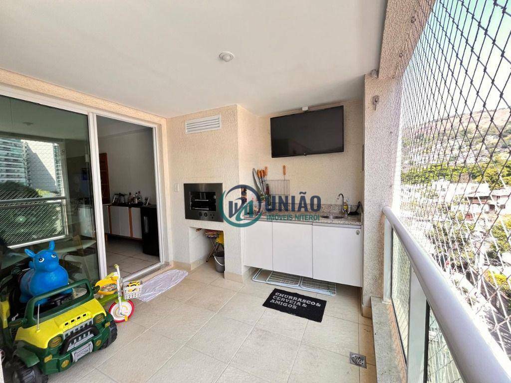 Apartamento à venda com 3 quartos, 114m² - Foto 1