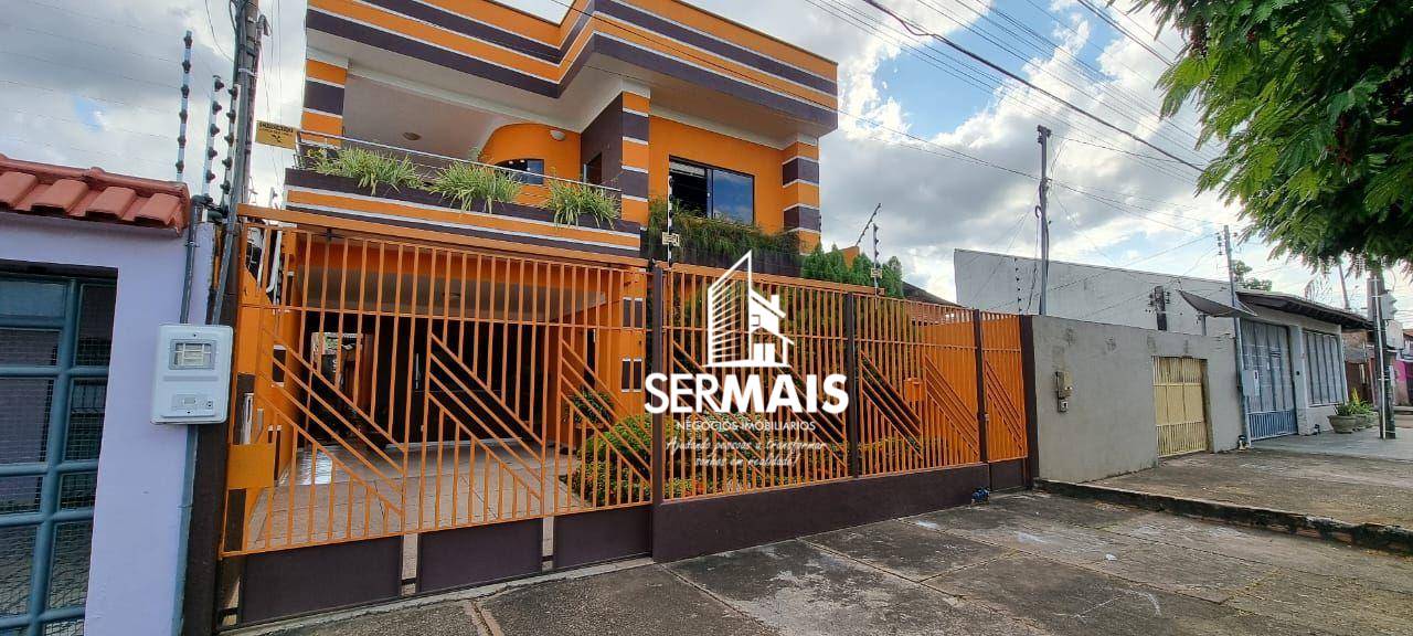 Sobrado, 3 quartos, 244 m² - Foto 1