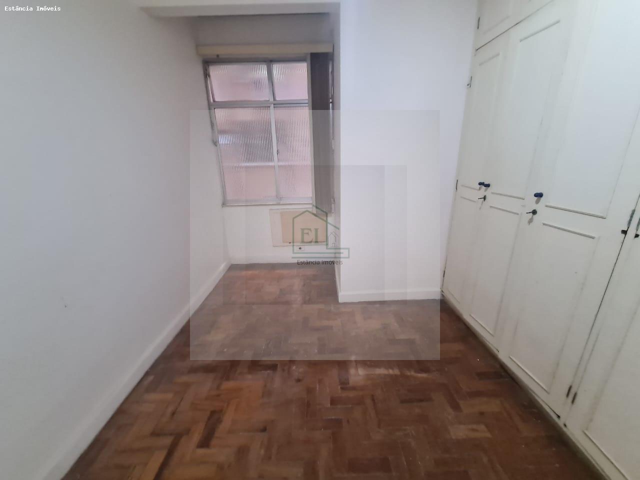 Apartamento à venda com 2 quartos, 70m² - Foto 4