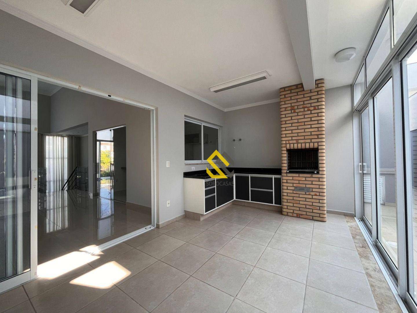 Casa de Condomínio para alugar com 3 quartos, 280m² - Foto 1