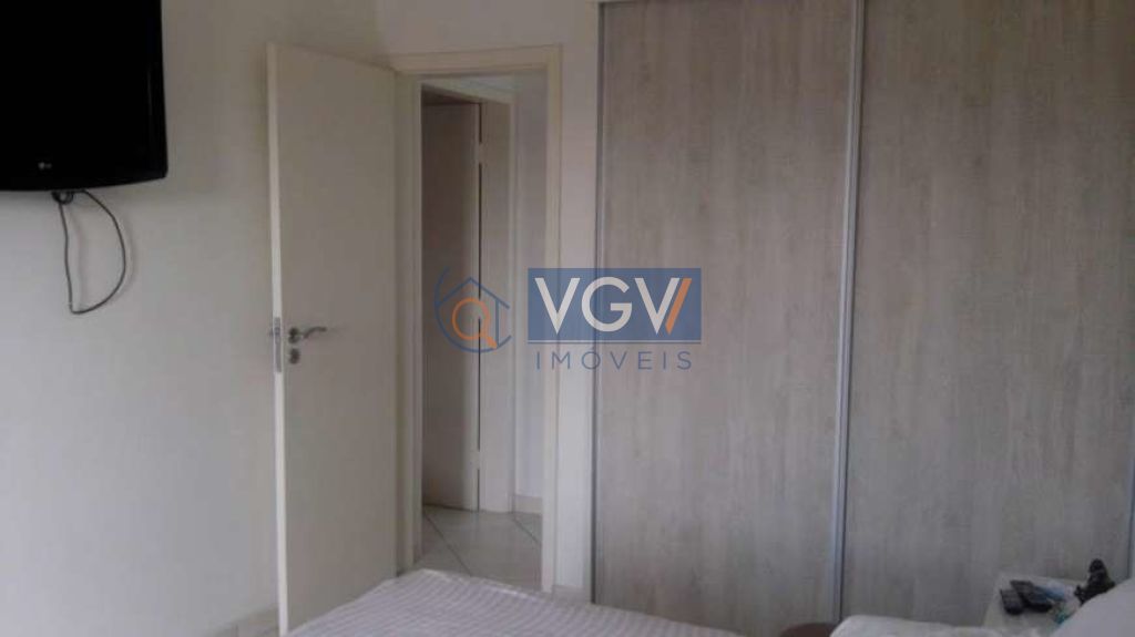 Casa à venda com 3 quartos, 200m² - Foto 7