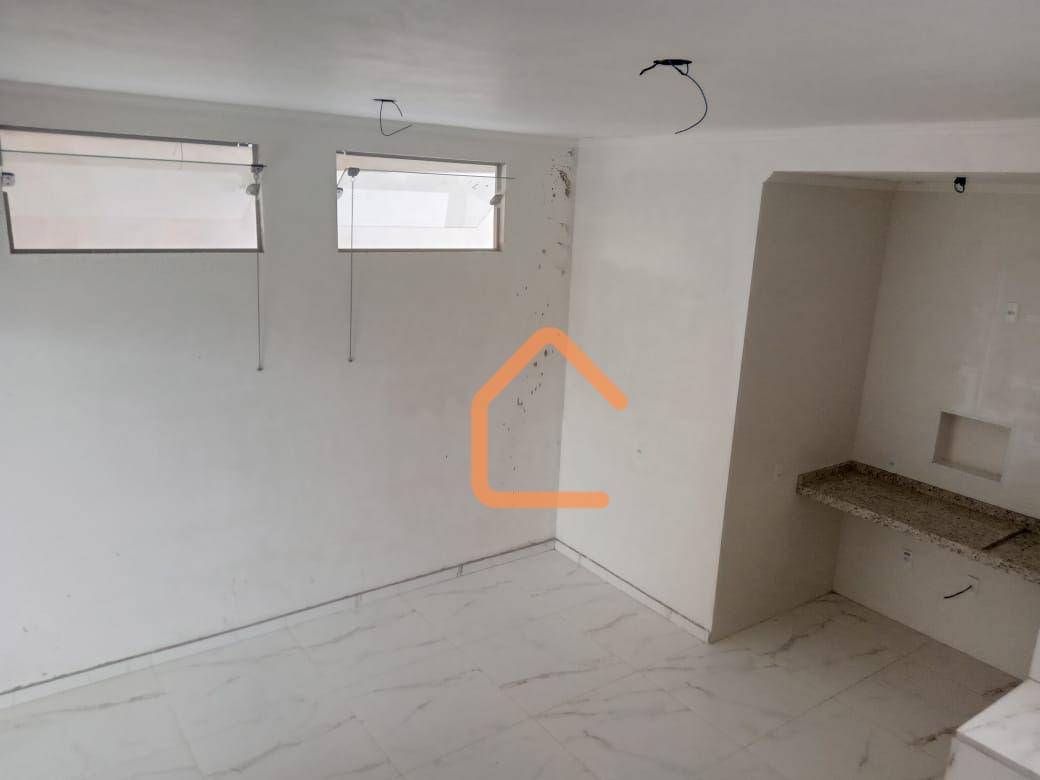 Casa à venda com 3 quartos, 151m² - Foto 3