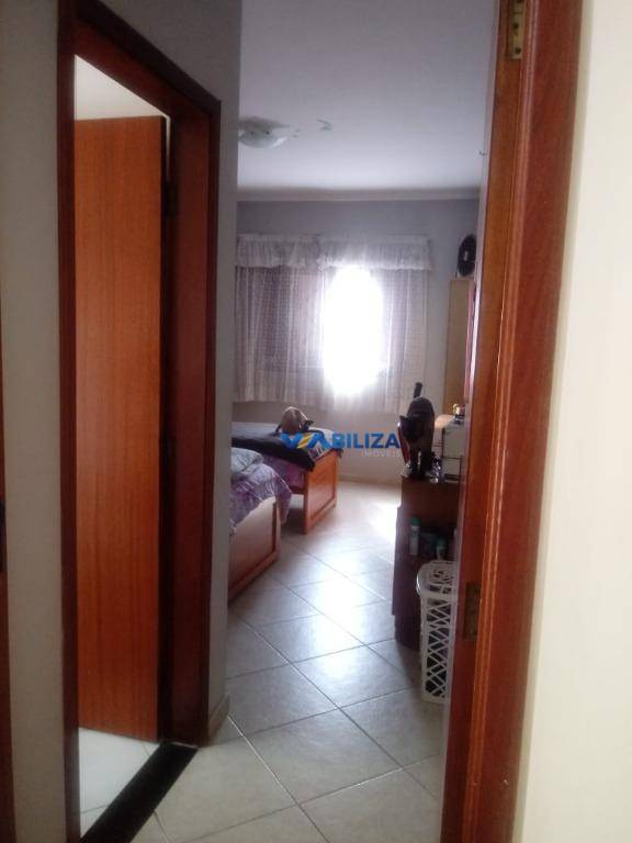 Sobrado à venda com 3 quartos, 227m² - Foto 13