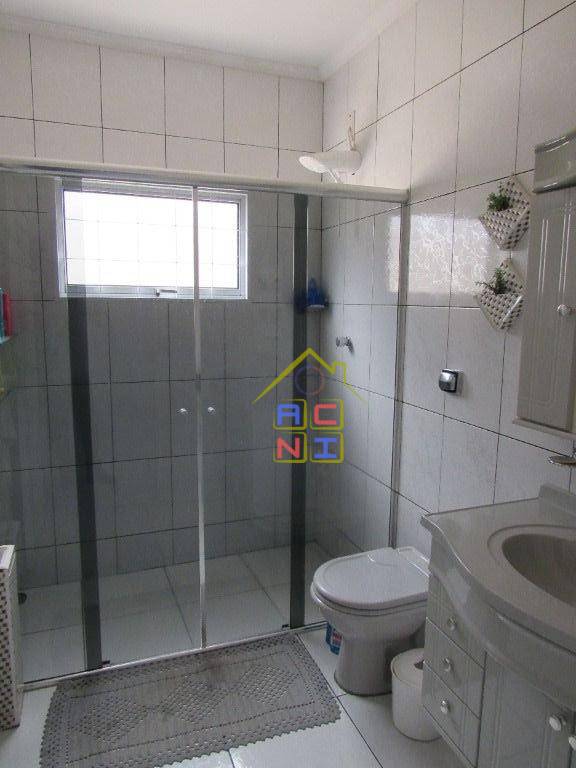 Casa à venda com 4 quartos, 220m² - Foto 12