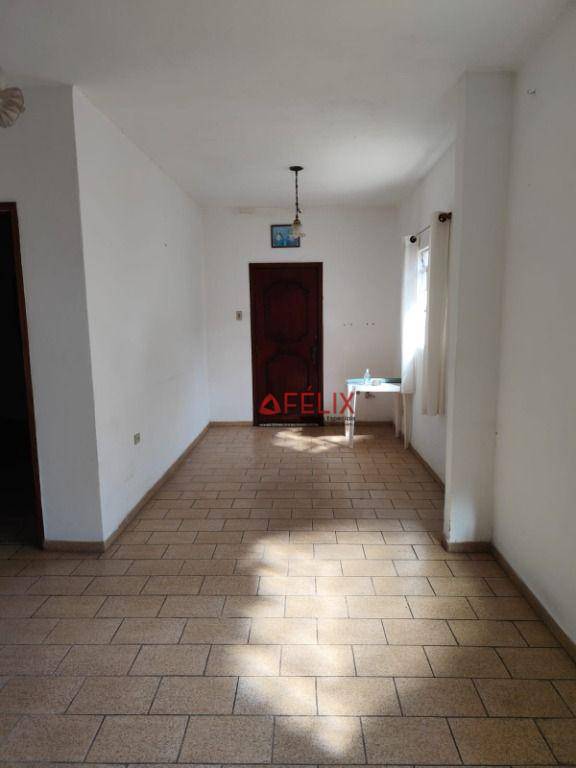 Casa à venda e aluguel com 3 quartos, 216m² - Foto 1