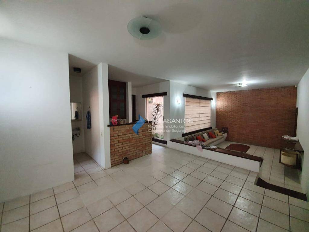 Casa à venda com 3 quartos, 208m² - Foto 11