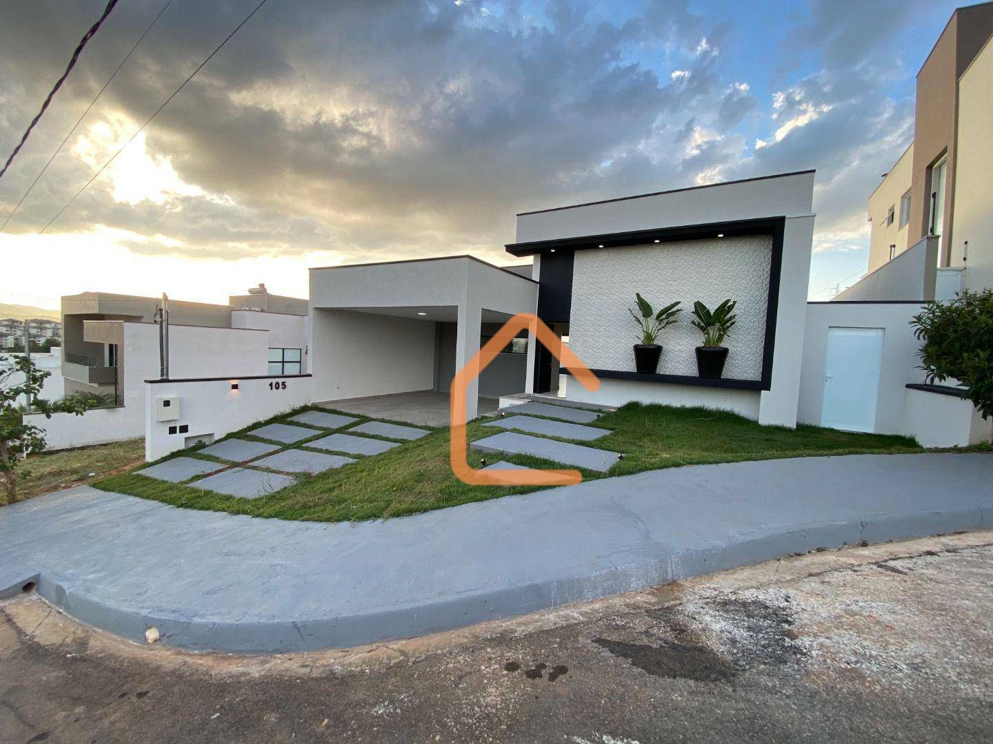 Casa à venda com 3 quartos, 150m² - Foto 1