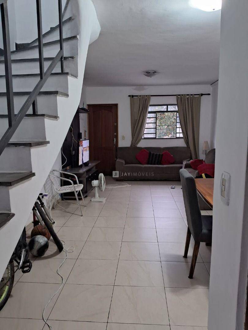 Sobrado à venda com 2 quartos, 120m² - Foto 4