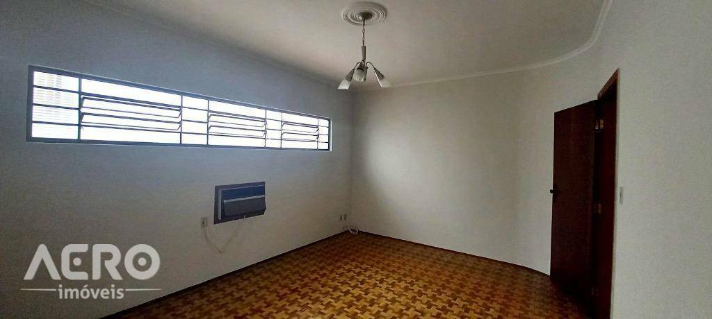 Casa para alugar com 3 quartos, 148m² - Foto 2