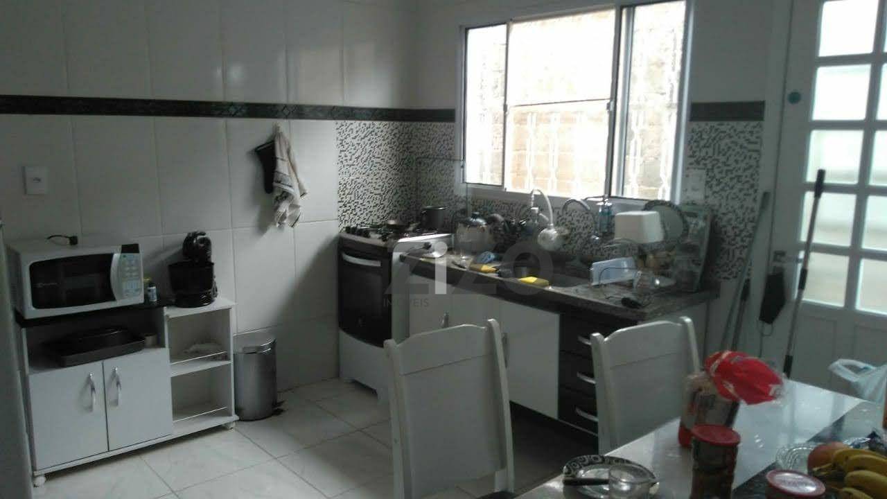 Casa à venda com 2 quartos, 60m² - Foto 11