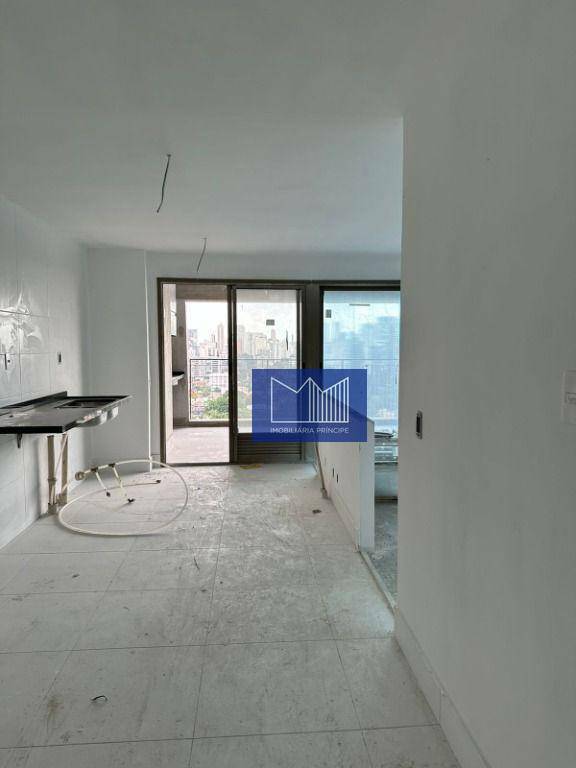 Apartamento à venda com 3 quartos, 149m² - Foto 2