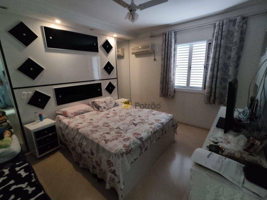 Sobrado à venda com 3 quartos, 318m² - Foto 18