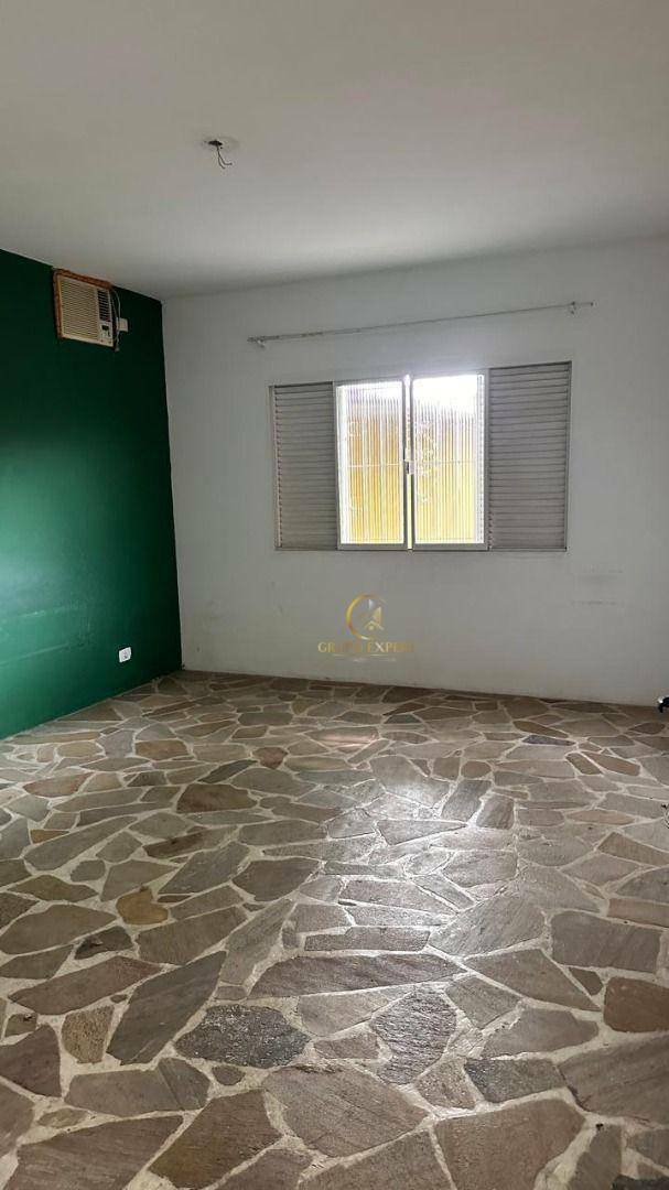 Casa à venda com 4 quartos, 252m² - Foto 4