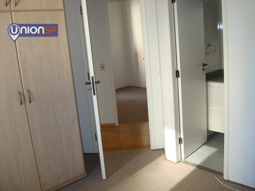 Apartamento à venda com 3 quartos, 75m² - Foto 2