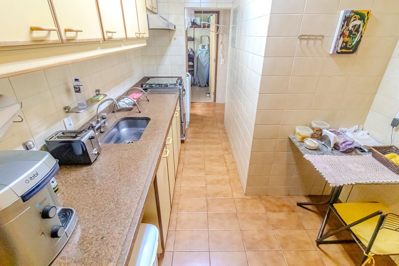 Apartamento à venda com 3 quartos, 137m² - Foto 5