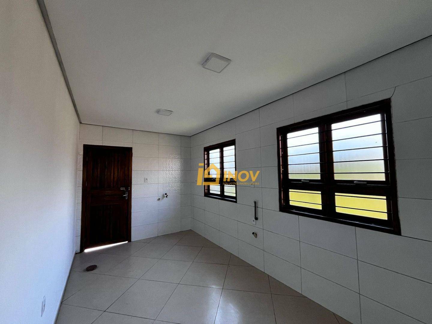 Casa à venda com 2 quartos, 70m² - Foto 11