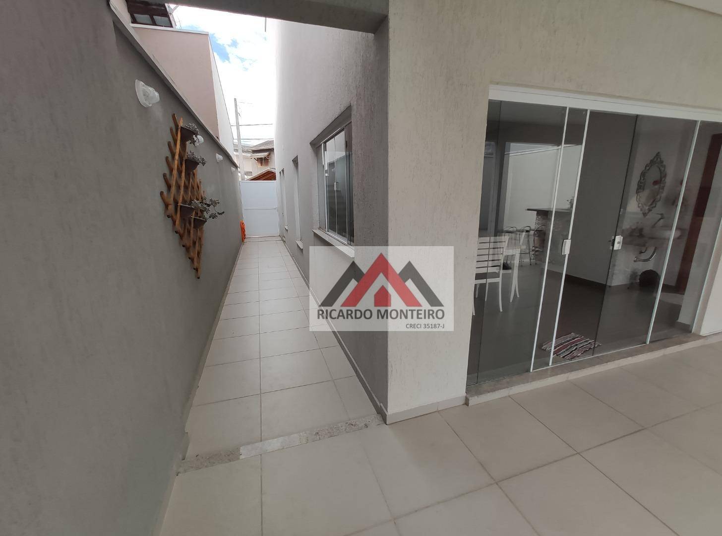 Casa à venda com 4 quartos, 210m² - Foto 7