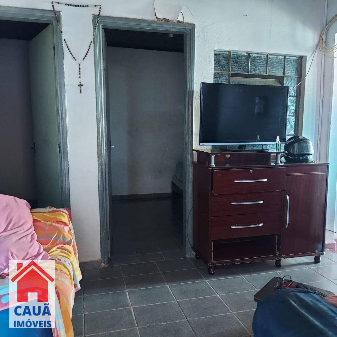 Casa à venda com 3 quartos, 94m² - Foto 1