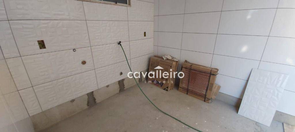 Casa de Condomínio à venda com 4 quartos, 304m² - Foto 2