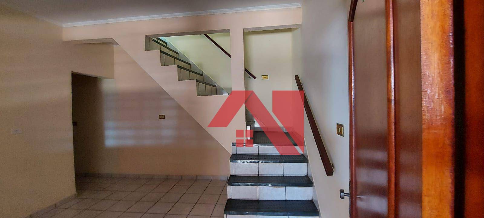 Sobrado à venda e aluguel com 3 quartos, 156m² - Foto 1