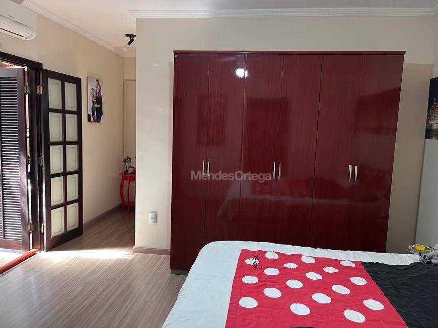 Casa à venda com 3 quartos, 290m² - Foto 8