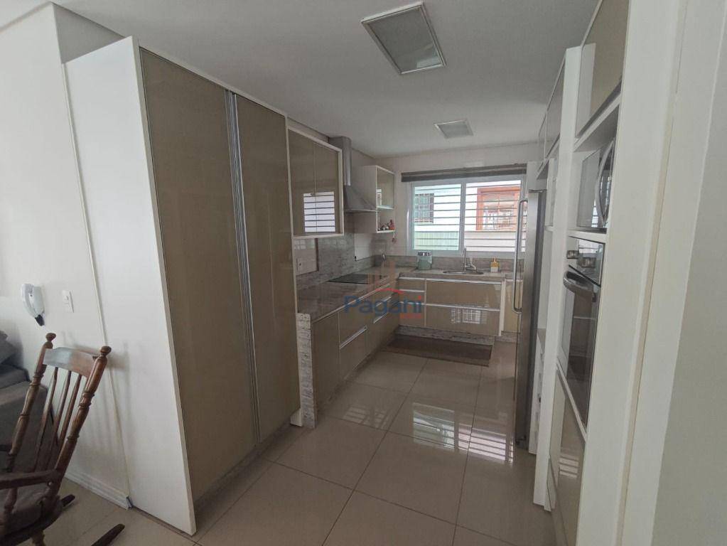 Casa à venda com 3 quartos, 196m² - Foto 16