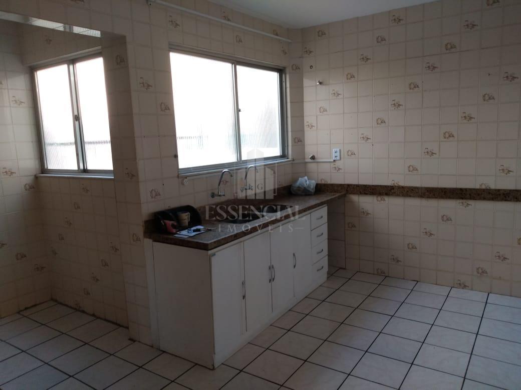 Apartamento para alugar com 3 quartos, 80m² - Foto 4